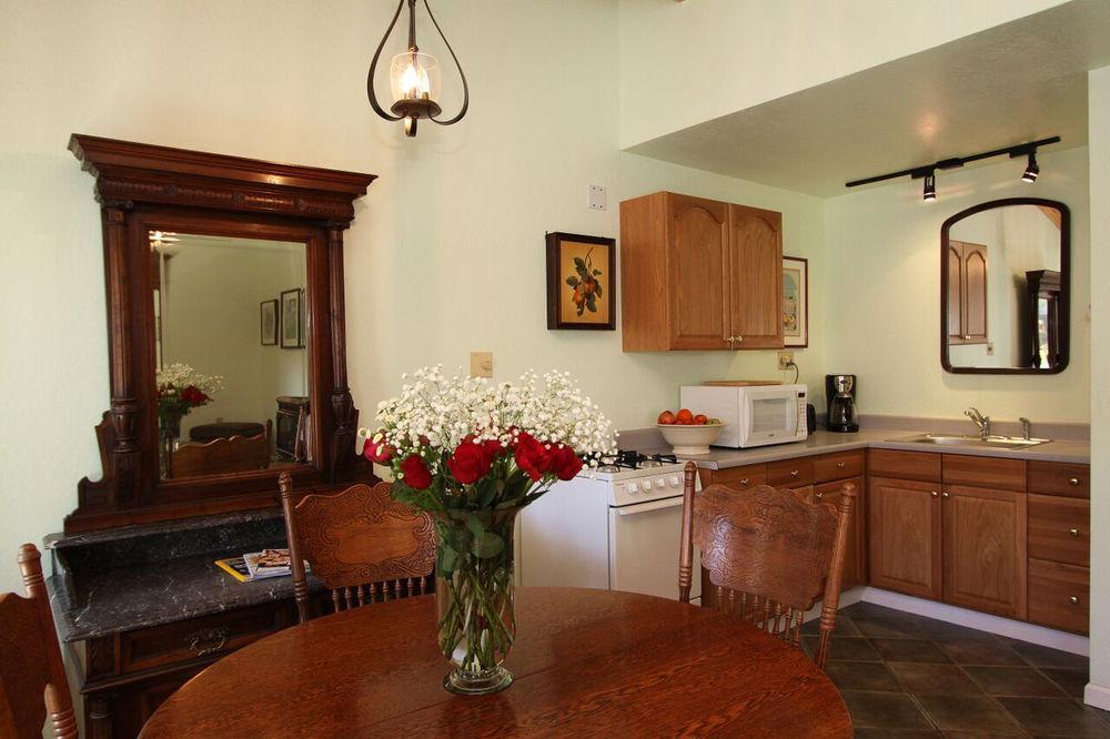 The Woods Hotel - Gay Lgbtq Cabins Guerneville Esterno foto