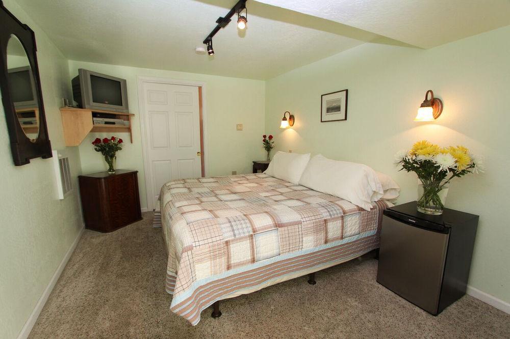 The Woods Hotel - Gay Lgbtq Cabins Guerneville Esterno foto