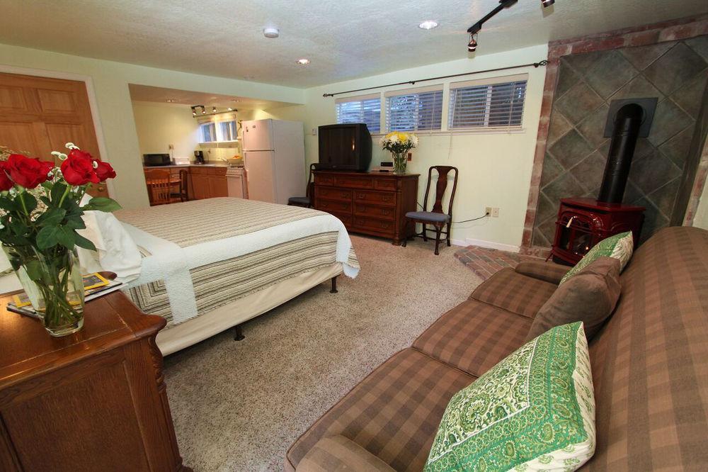 The Woods Hotel - Gay Lgbtq Cabins Guerneville Esterno foto
