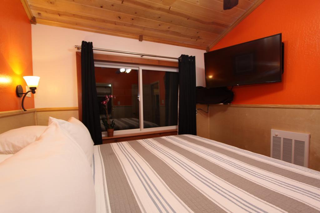 The Woods Hotel - Gay Lgbtq Cabins Guerneville Esterno foto