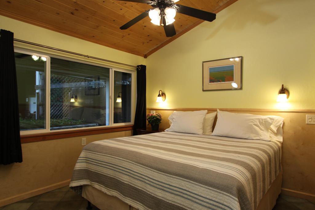 The Woods Hotel - Gay Lgbtq Cabins Guerneville Esterno foto