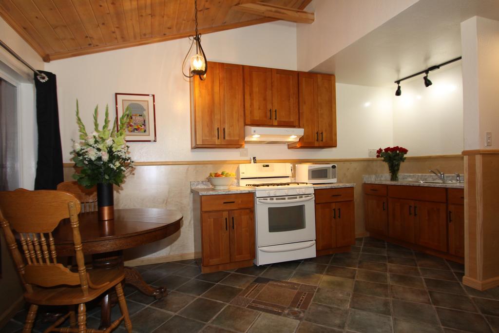 The Woods Hotel - Gay Lgbtq Cabins Guerneville Esterno foto