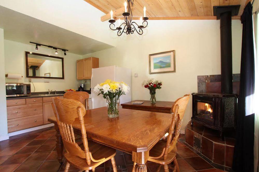 The Woods Hotel - Gay Lgbtq Cabins Guerneville Esterno foto